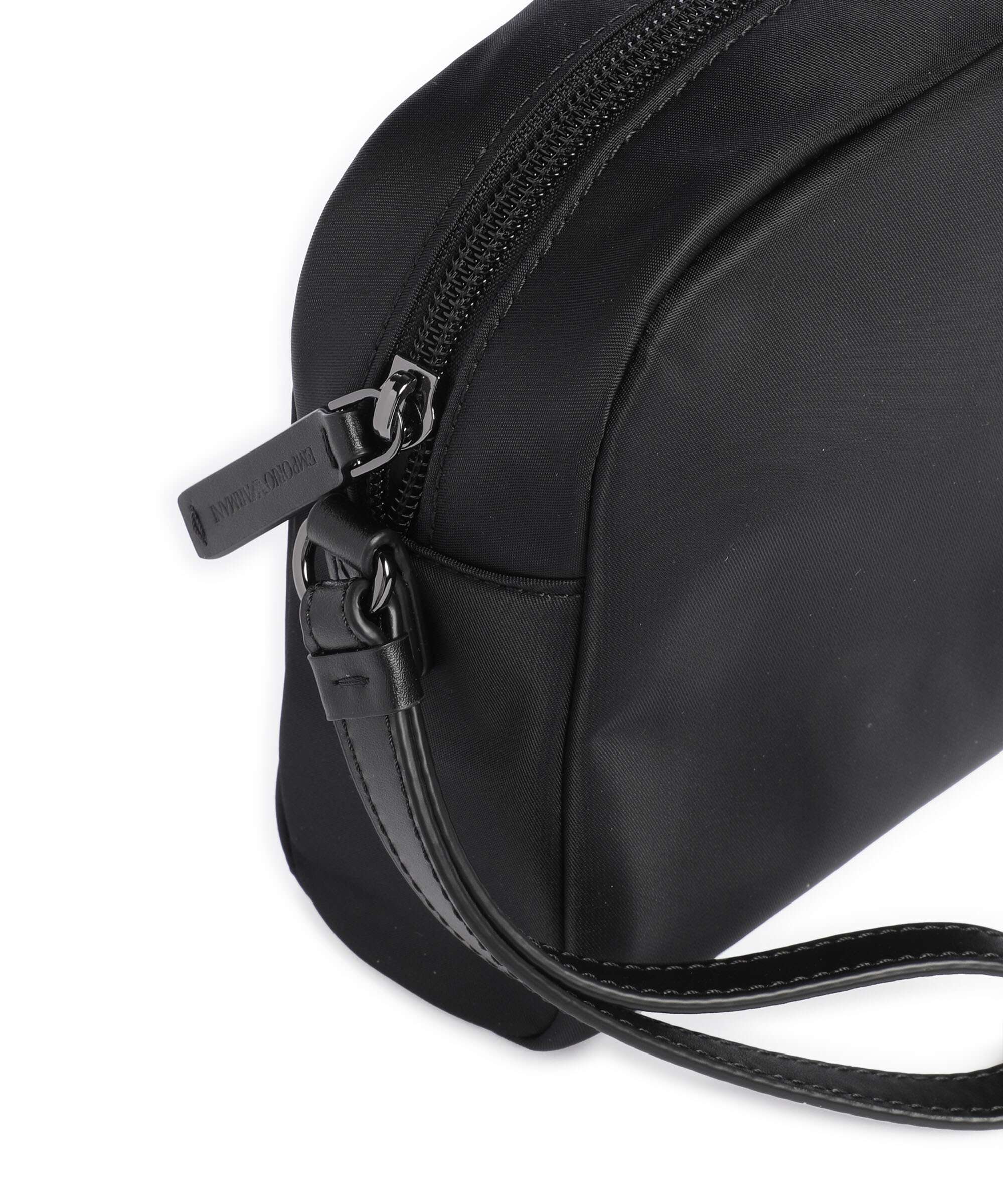 Emporio Armani Recycled Nylon Trousse de toilette black beauty - Image 3
